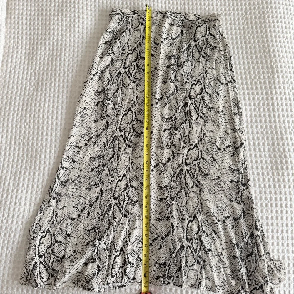 Reformation | Snake Print ‘Bea’ Midi Skirt | Size 6 - Picture 9 of 11